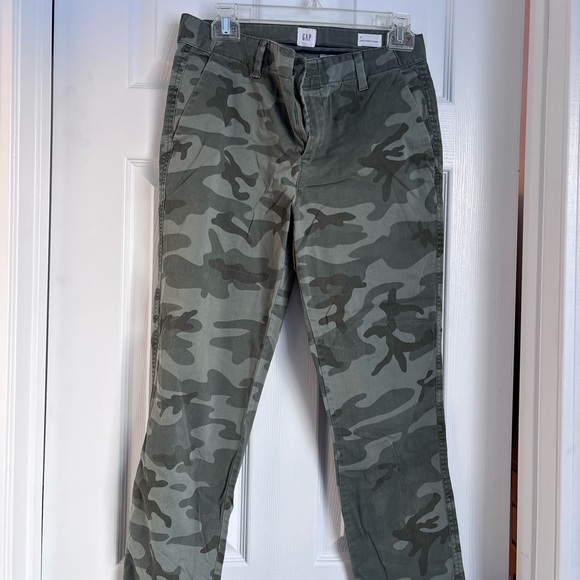 GAP Girlfriend Chino Pants in Olive Green Camo Print- Size 4 - Picture 5 of 5